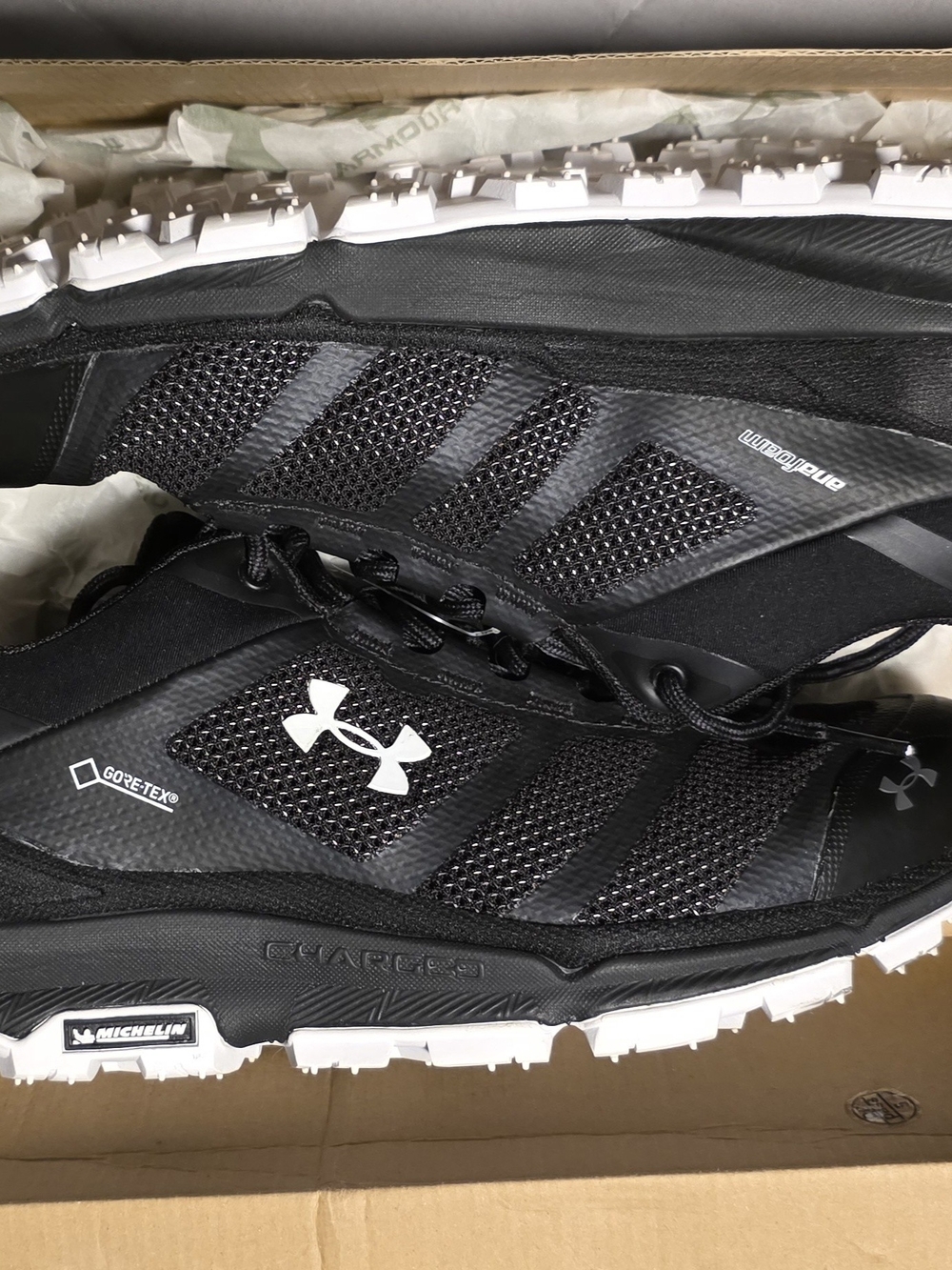 Under Armour Women's Verge Low Black Gore-Tex Trail Running Shoes